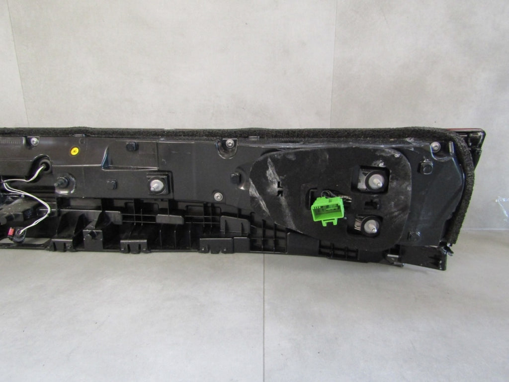 Stop svjetlo NA KLAPY BAGAŻNIKA BLENDA VW TOUAREG III LIFT 760945307E 23-