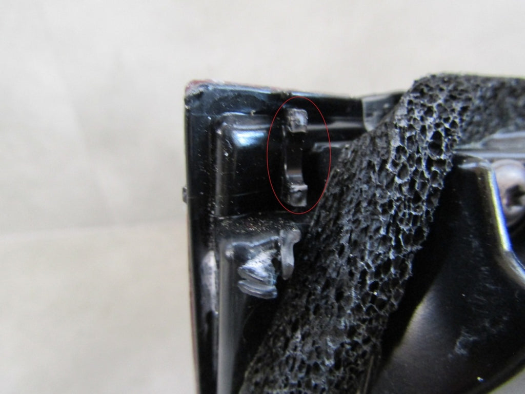 Stop svjetlo NA KLAPY BAGAŻNIKA BLENDA VW TOUAREG III LIFT 760945307E 23-