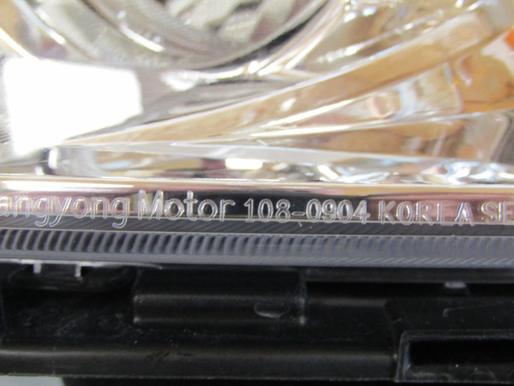 Prednji far SSANGYOUNG KYRON 05-07 halogen sa sočivom 108-0904