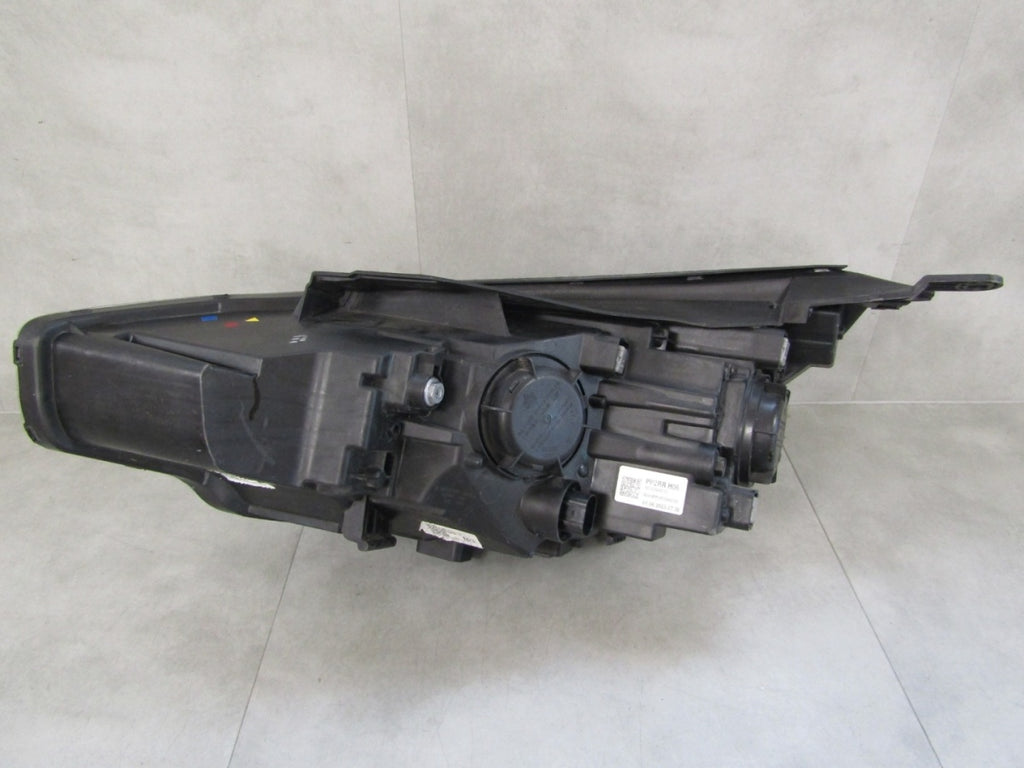 Prednji far HYUNDAI I30 III LIFT halogen sa sočivom 20- RH desni G492163040
