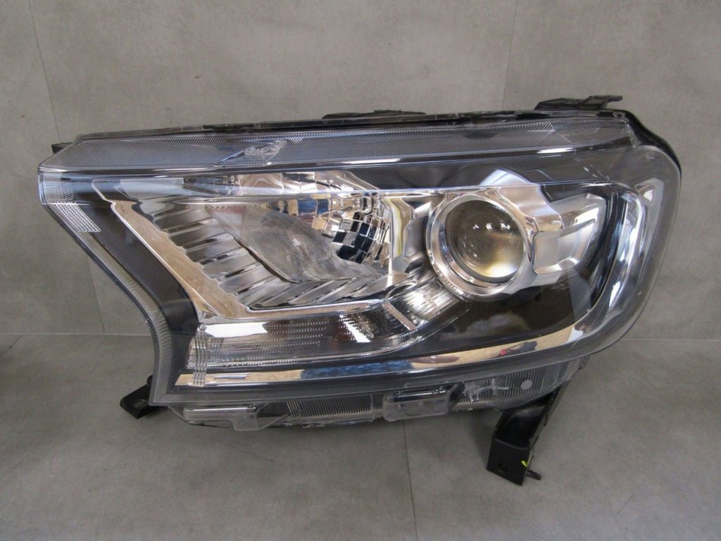 Prednji far FORD RANGER 5 V LIFT 15-18 halogen sa sočivom LH lijevi 13w029