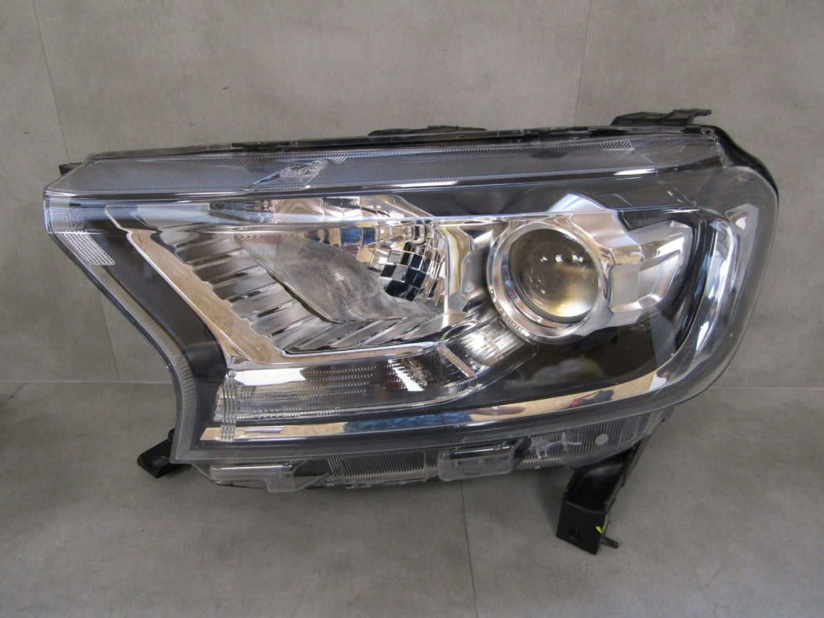 Prednji far FORD RANGER 5 V LIFT 15-18 halogen sa sočivom LH lijevi 13w029