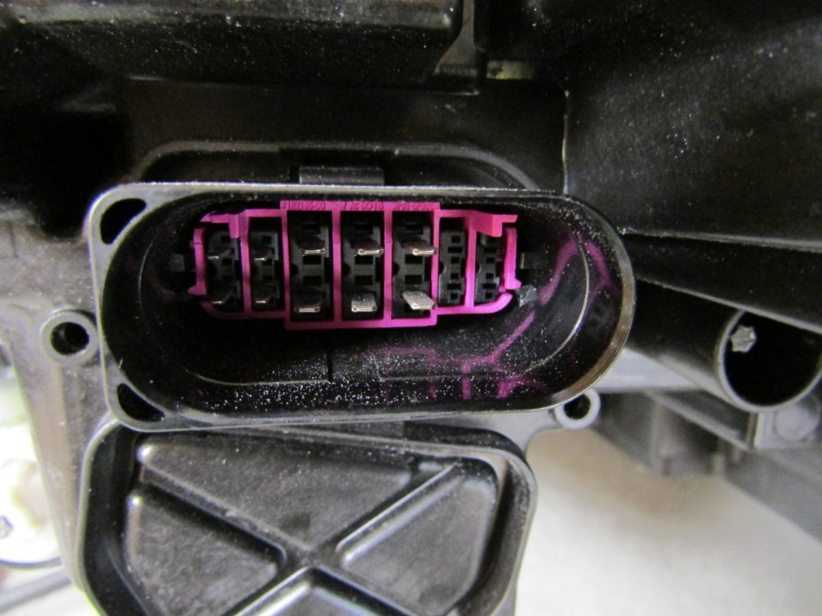 Prednji far SKODA ENYAQ FULL LED 20-25 RH desni 5LB941016A