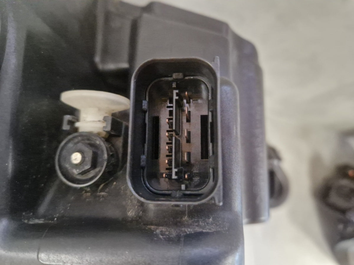 Prednji far BMW Z4 E89 09-13 xenon nezakretni lijevi LH 7191733-11