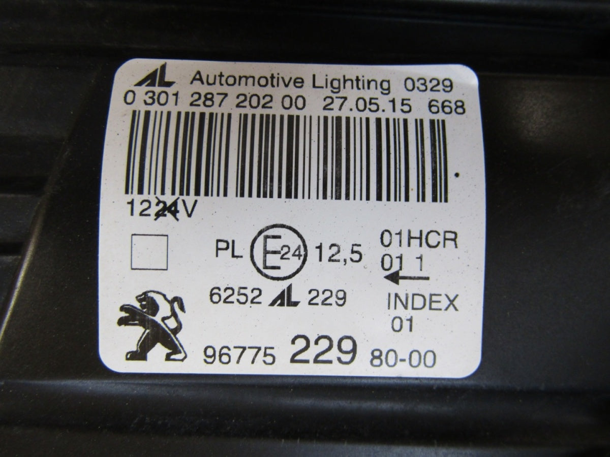 Prednji far PEUGEOT 308 II 2 halogen 13-17 RH desni 9677522980-00