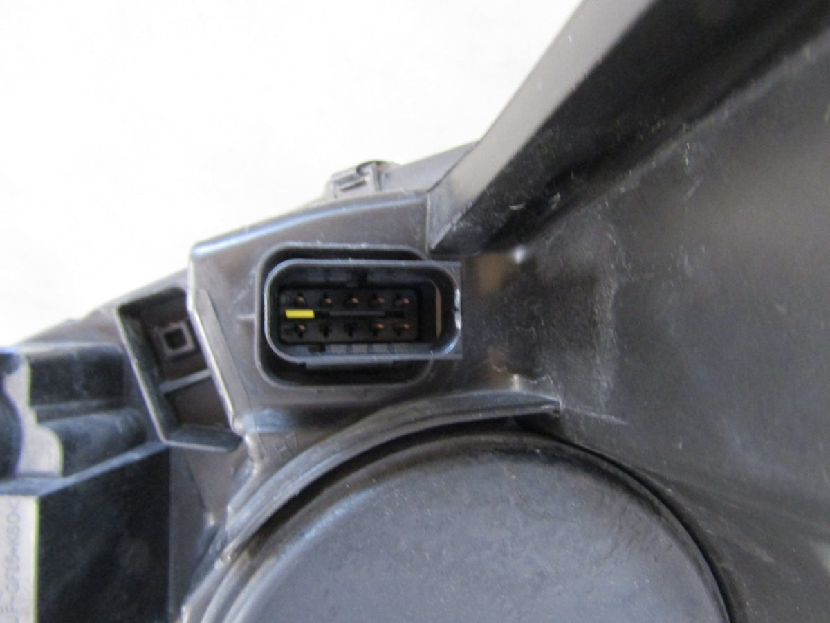 Prednji far PEUGEOT 308 II 2 halogen 13-17 RH desni 9677522980-00