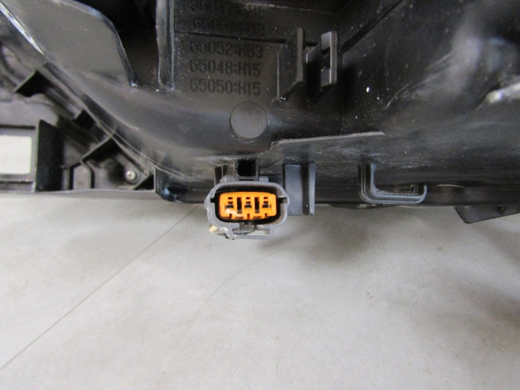 Prednji far MAZDA CX3 CX-3 halogen sa sočivom desni RH 14-18 D10E-51030