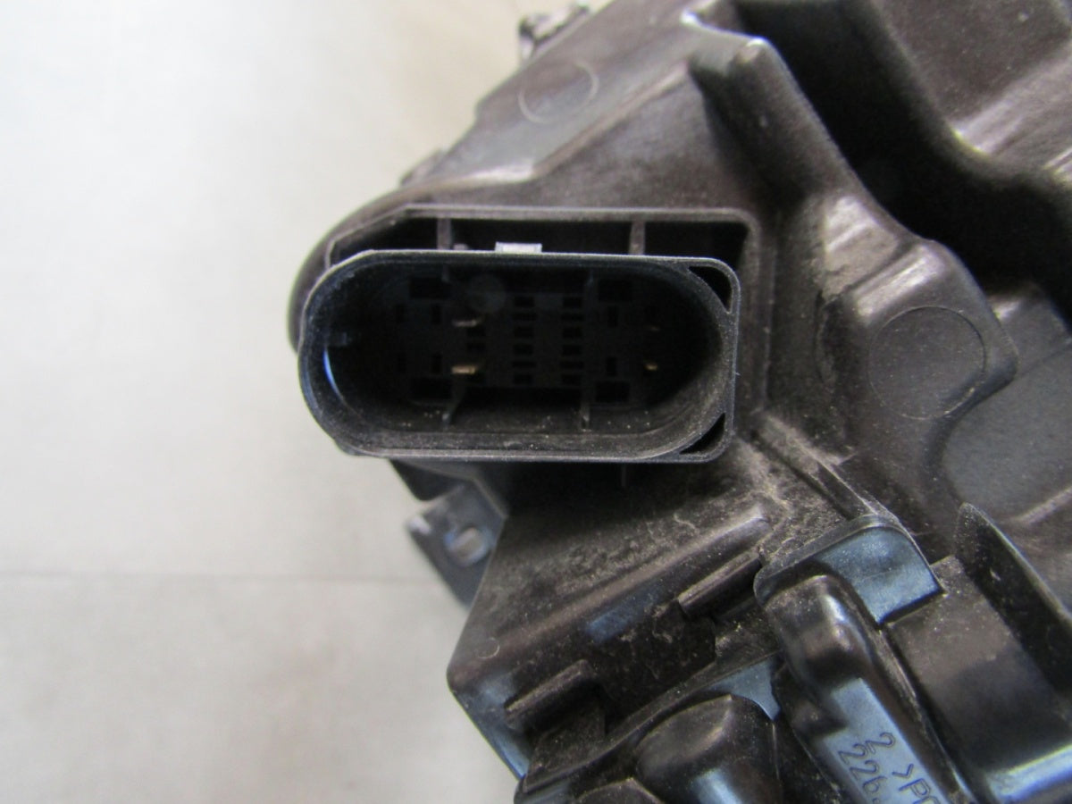 Prednji far MERCEDES B klasa W247 LED LIFT PERFORMANCE RH 22- A2479061004