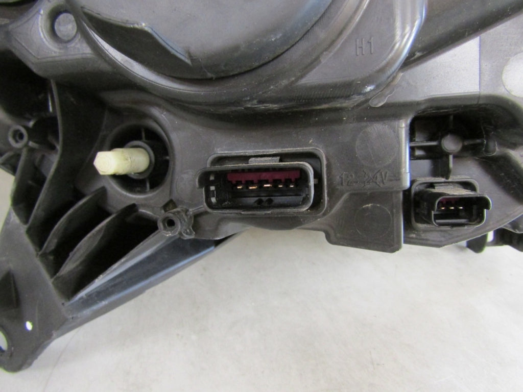 Prednji far RENAULT CAPTUR I 1 halogen sa sočivom LH 13-17 260603859R