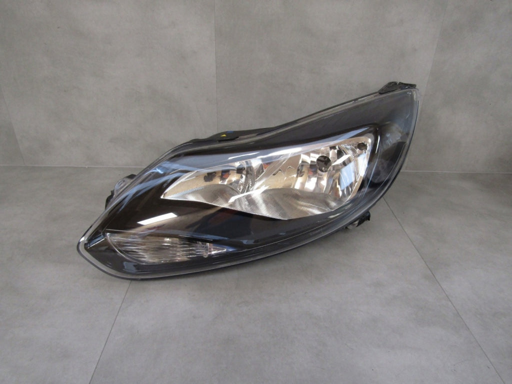 Prednji far FORD FOCUS MK3 3 halogen CIEMNA 10-14 LH lijevi