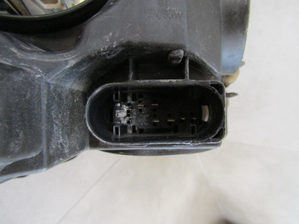Prednji far FORD FOCUS MK3 3 halogen CIEMNA 10-14 LH lijevi