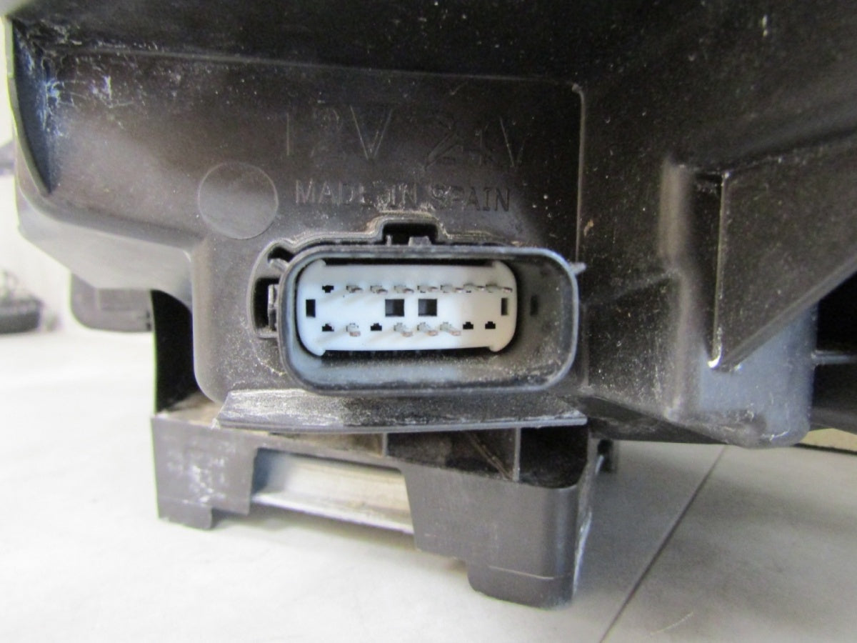 Prednji far FORD KUGA MK3 LED RH desni 19-24 LV4B-13E014-FH