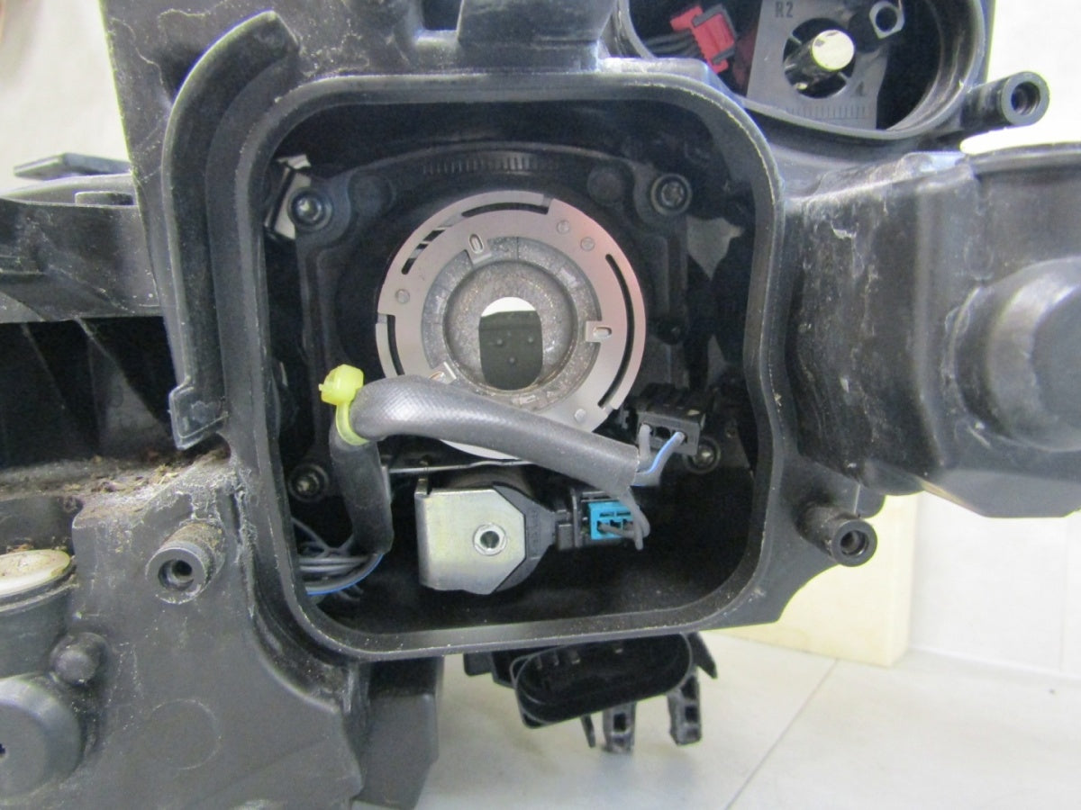 Prednji far AUDI A5 8W6 xenon nezakretni 16-19 8W6941006C RH desni