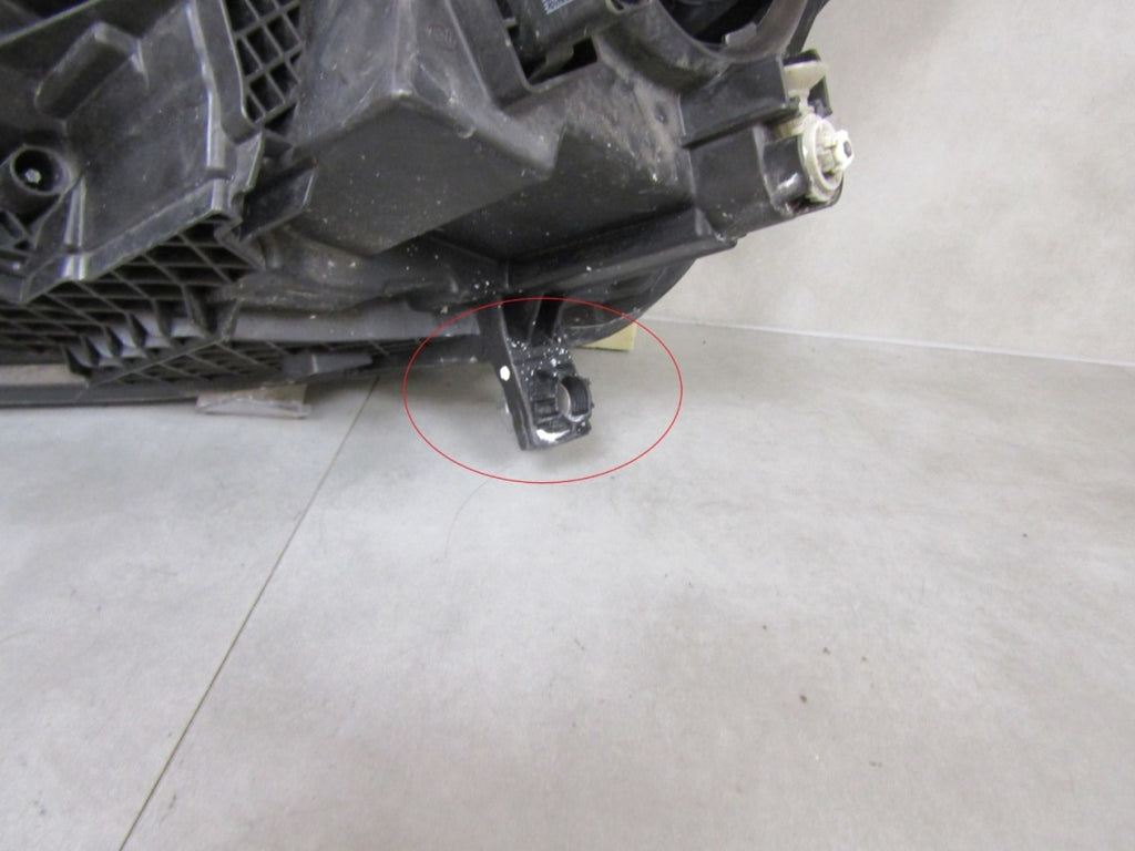 Prednji far MERCEDES V klasa W447 14- halogen RH desni A4479067800