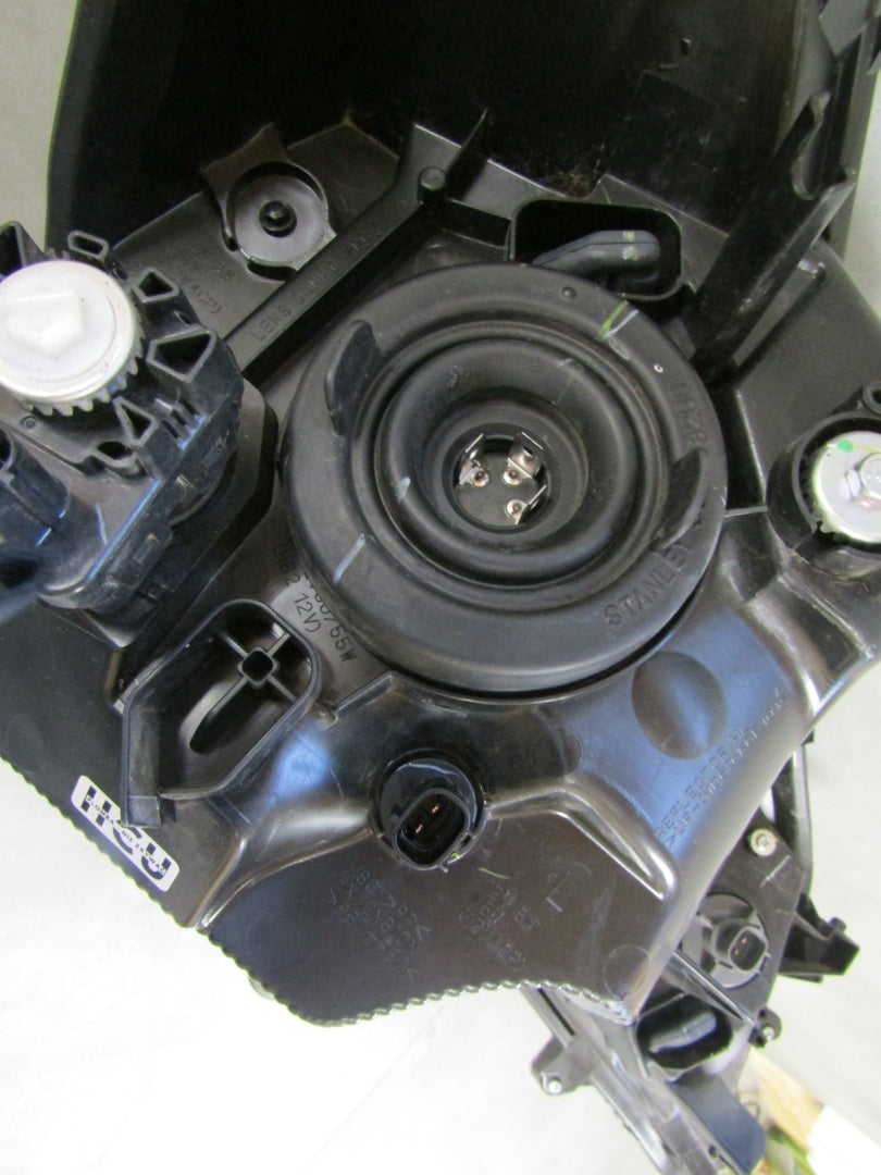 Prednji far Mitsubishi Space Star II 2 lift LH lijevi 8301D445 W5335 19-
