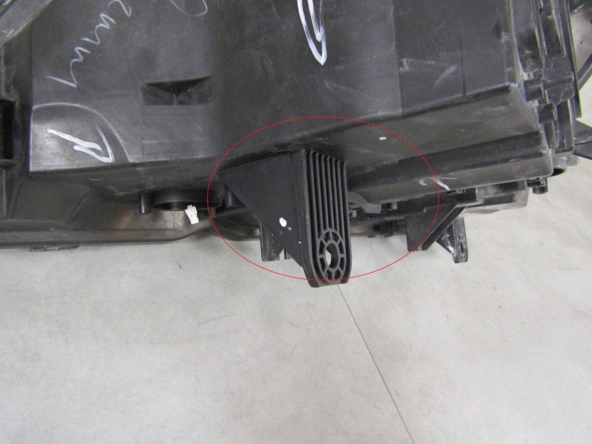 Prednji far BMW X3 F25 xenon nezakretni 10-14 RH desni