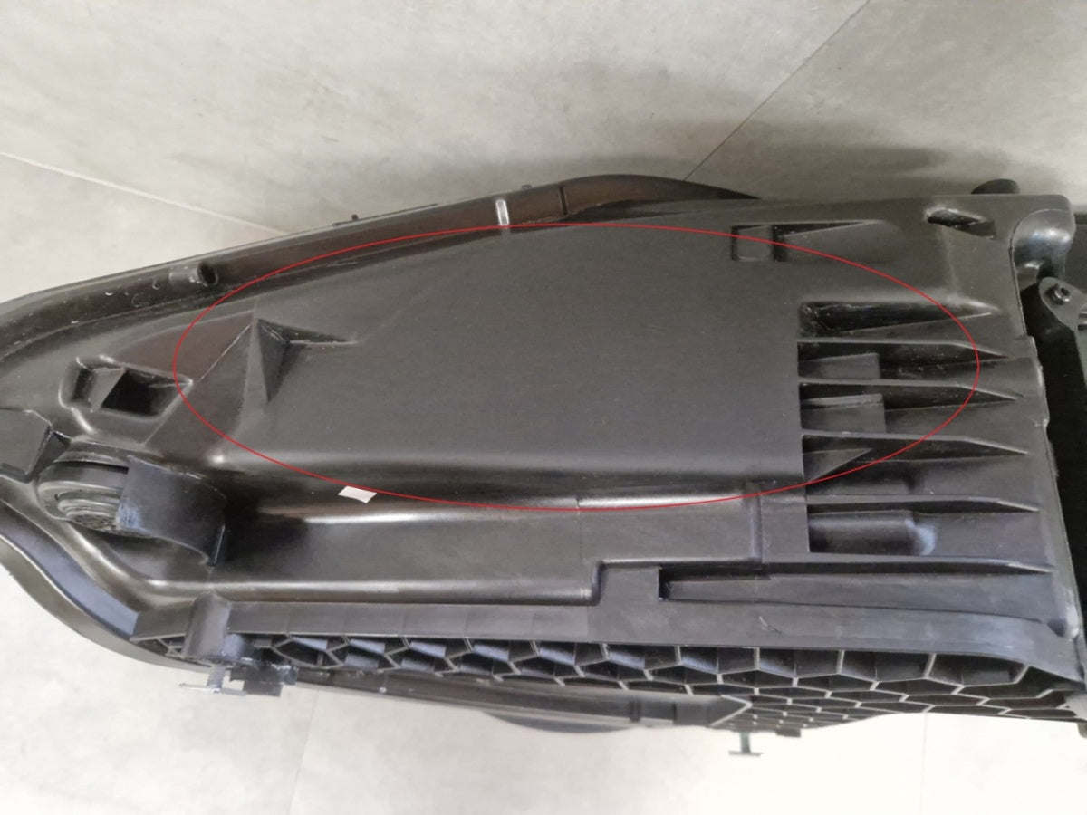 Prednji far PORSCHE CAYENNE III LIFT MATRIX LASER 23- desni RH
