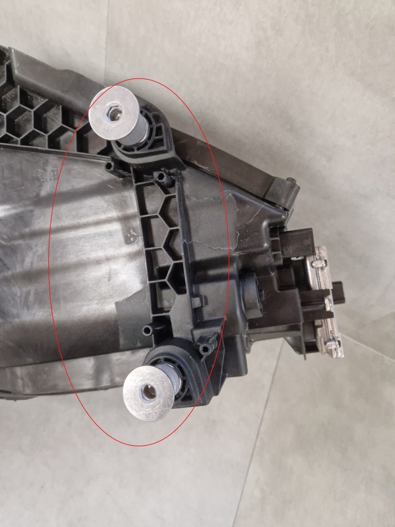 Prednji far PORSCHE CAYENNE III LIFT MATRIX LASER 23- desni RH