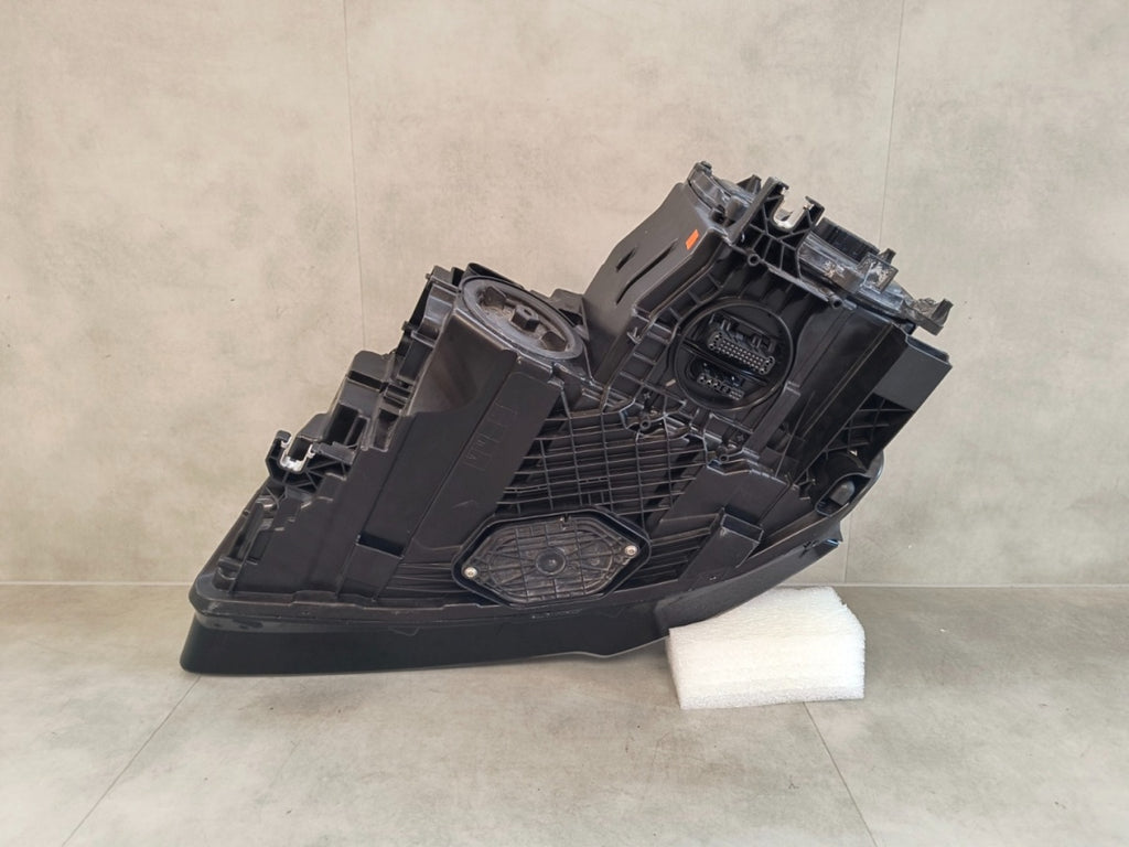 Prednji far AUDI A8 D4 LIFT 13-17 LAMPA RH desni MATRIX