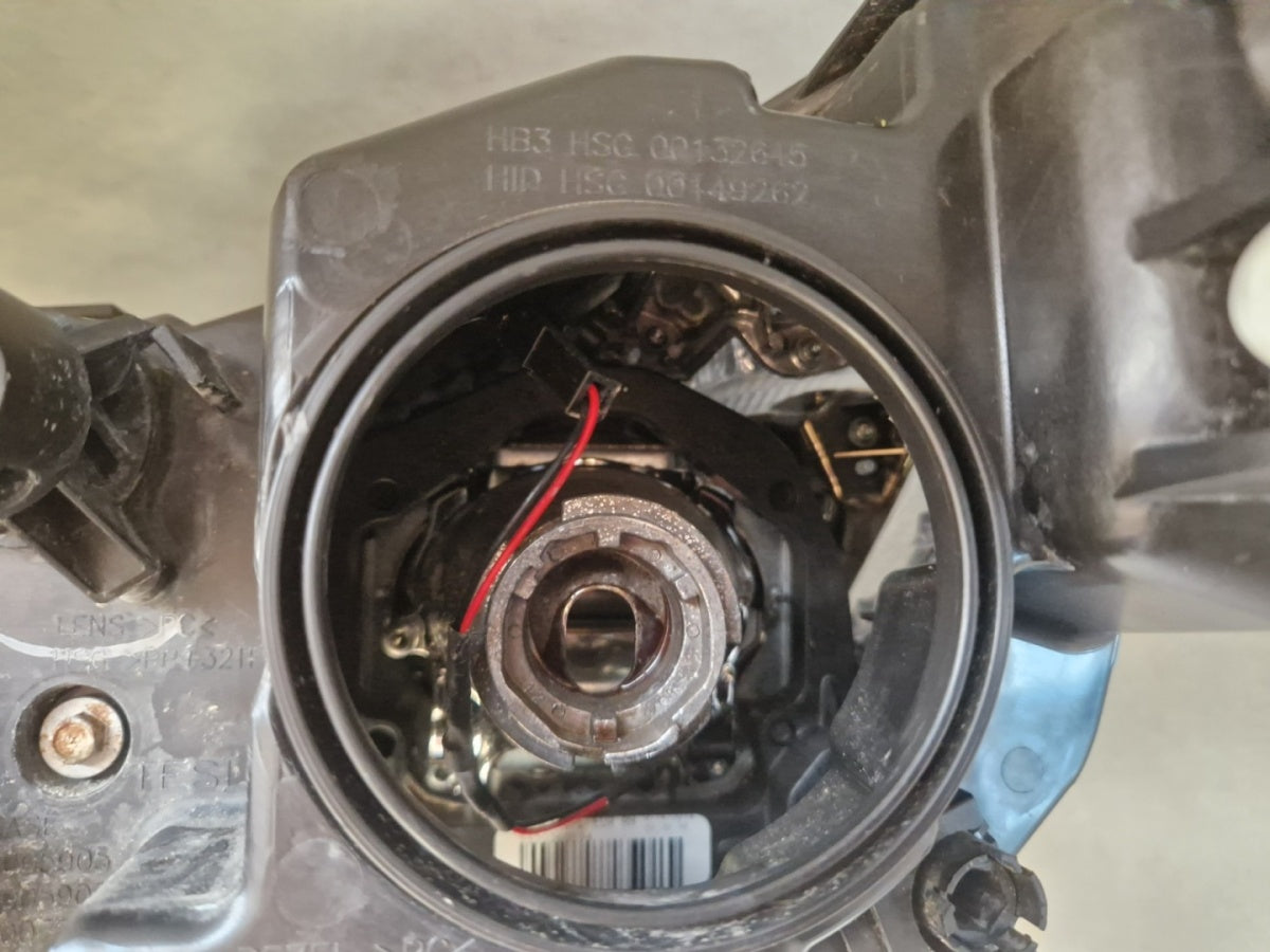 Prednji far TESLA S xenon nezakretni 12-16 desni RH 6005911-00-C