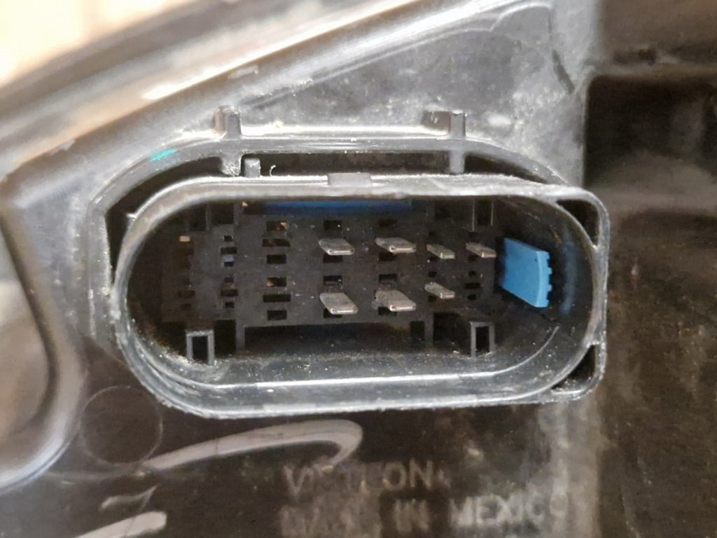Prednji far TESLA S xenon nezakretni 12-16 desni RH 6005911-00-C