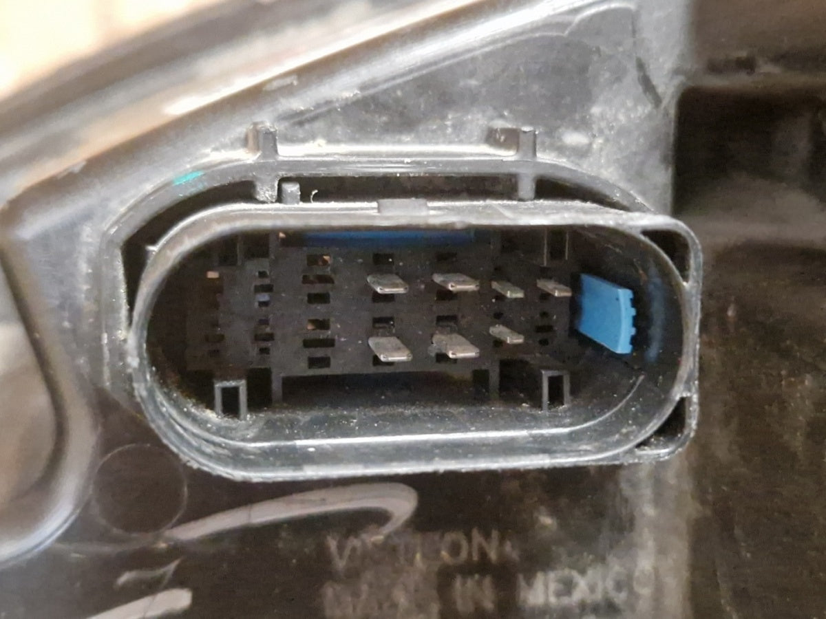 Prednji far TESLA S xenon nezakretni 12-16 desni RH 6005911-00-C