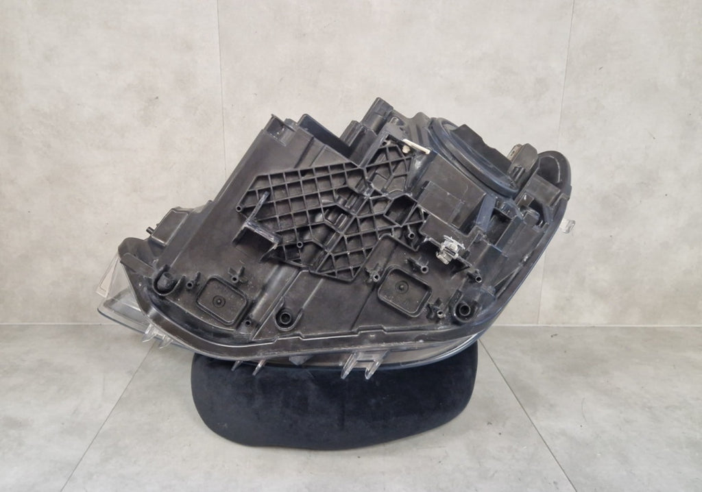 Prednji far BMW 1 F20 F21 halogen desni RH 11-15 7229672-08