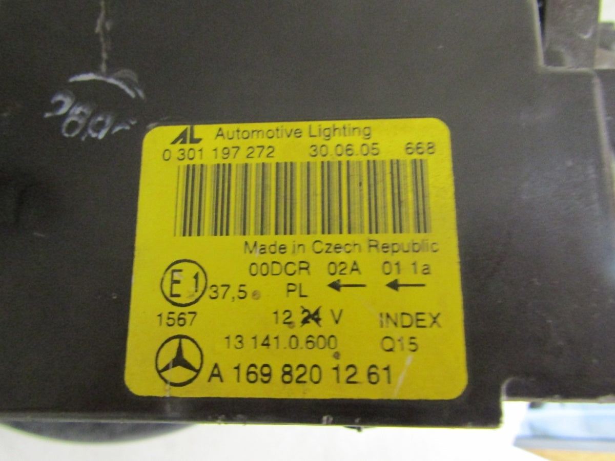 Prednji far MERCEDES A-KLASA W169 RH desni xenon 04-A1698201261
