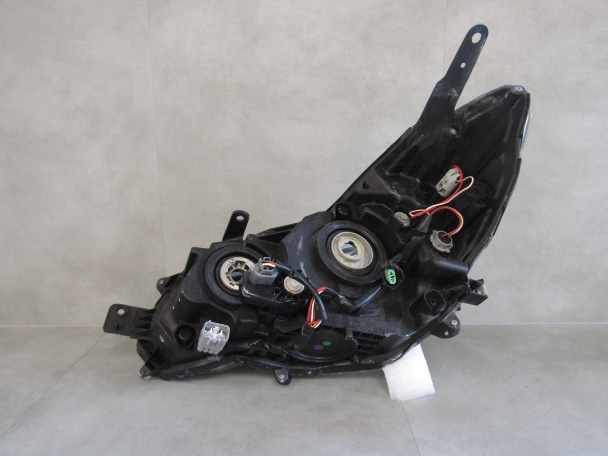 Prednji far SUBARU XV halogen 11-17 RH desni