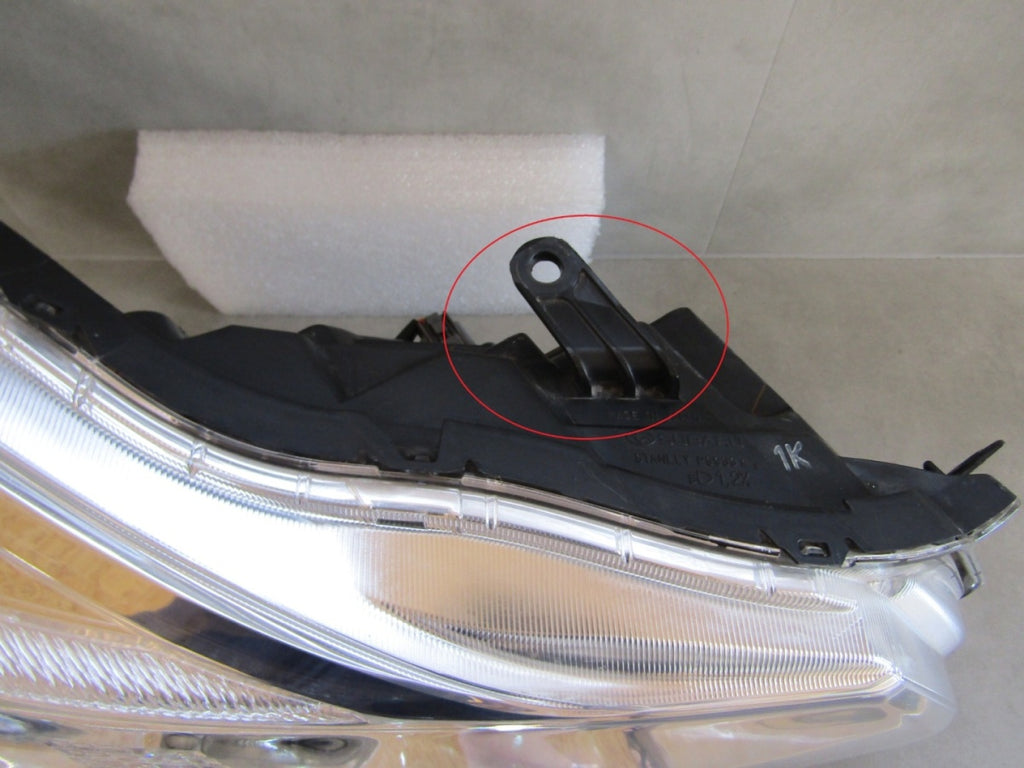 Prednji far SUBARU XV halogen 11-17 RH desni