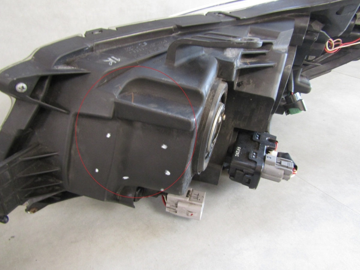 Prednji far SUBARU XV halogen 11-17 RH desni