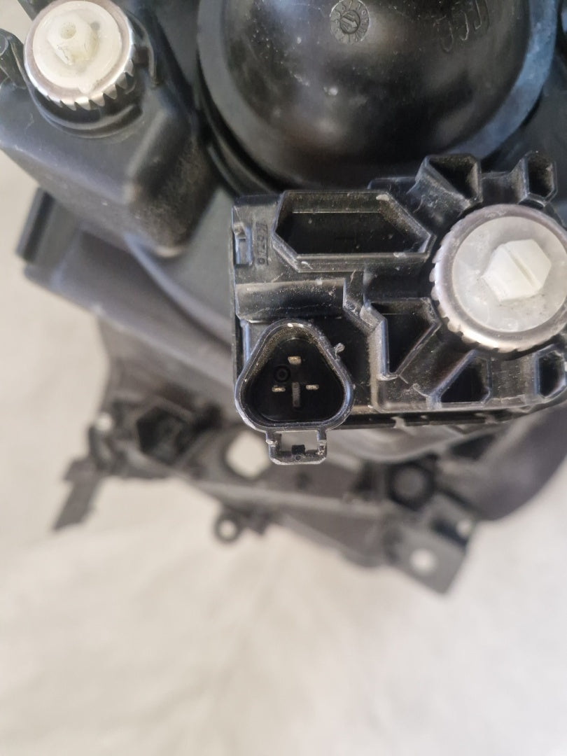 Prednji far SUZUKI IGNIS III 3 halogen 16- desni RH