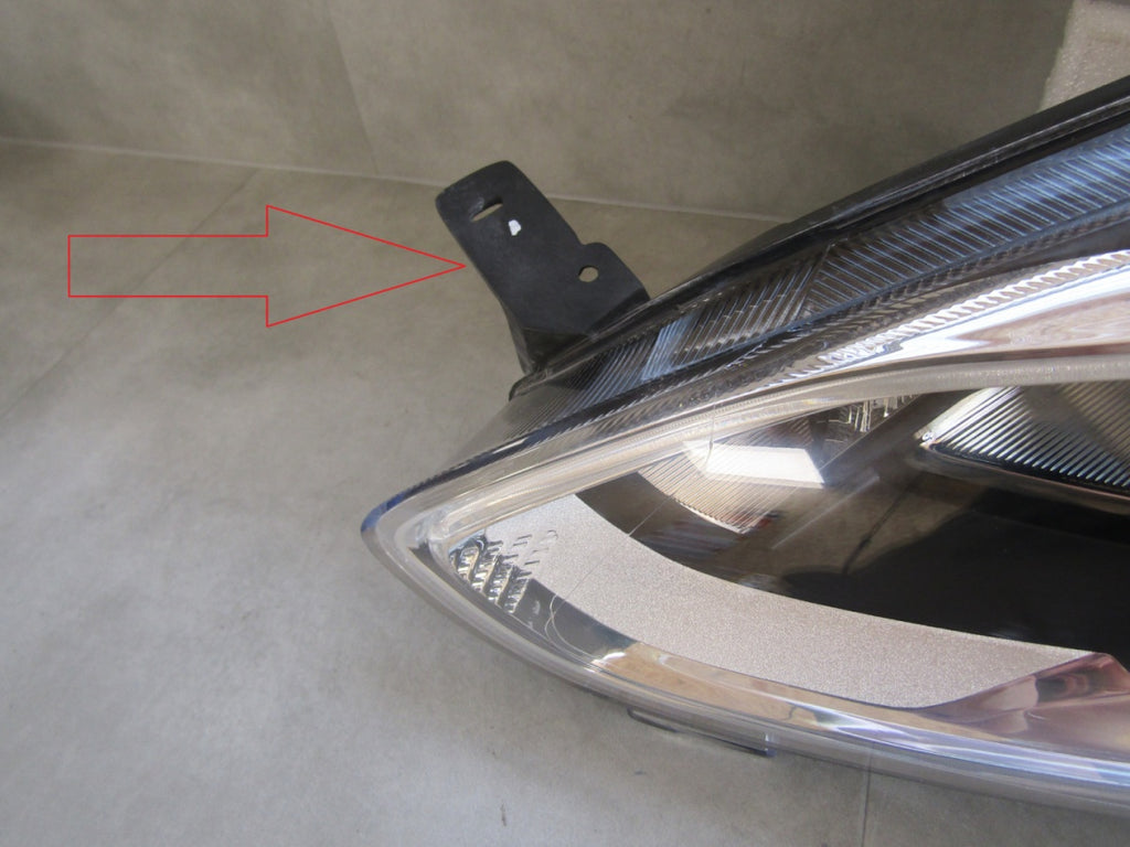Prednji far FORD FIESTA MK8 sa sočivom LED 17-21 LH