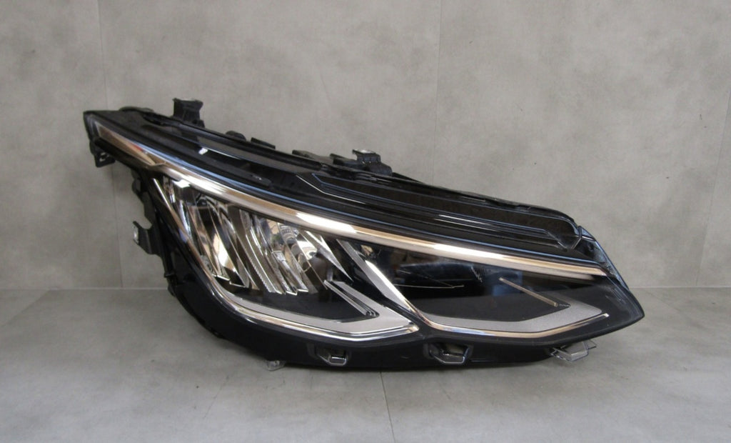 Prednji far VOLKSWAGEN VW GOLF 8 VIII LED 19-24 RH desni 5H1941006