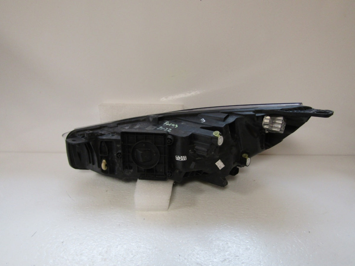 Prednji far FORD FOCUS MK4 IV LIFT LED 22- RH