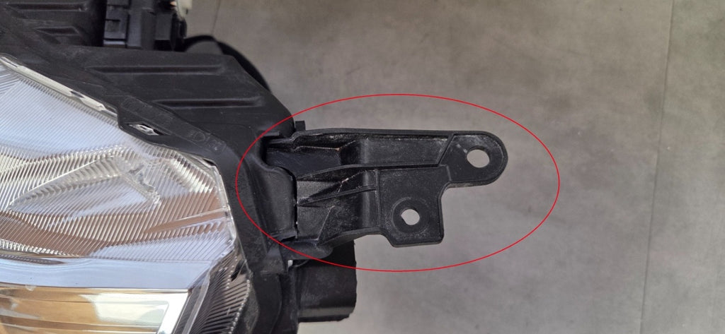 Prednji far SUZUKI VITARA 2 II LED LIFT 24- LH lijevi KOITO 100 7R016