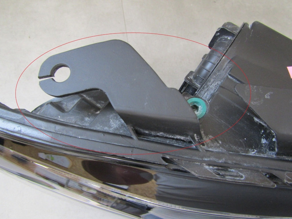 Prednji far LAND ROVER DISCOVERY SPORT L550 xenon zakretni RH desni 15-19 FK7213W029HG