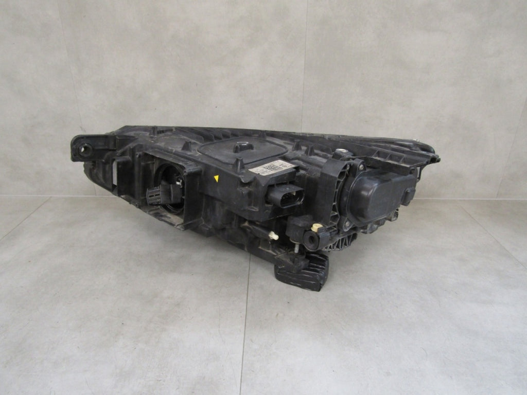 Prednji far VOLKSWAGEN PASSAT B8 LED RH desni 14-19 3G1941036H