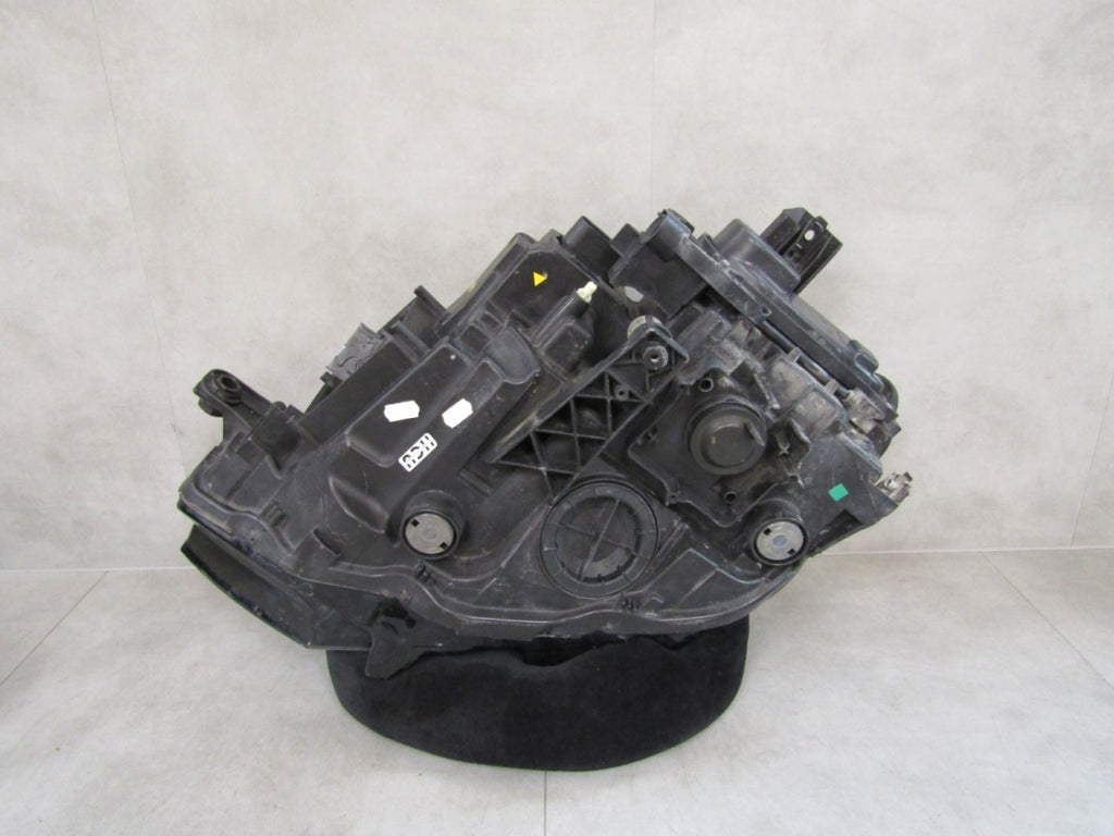 Prednji far VOLKSWAGEN PASSAT B8 LED RH desni 14-19 3G1941036H