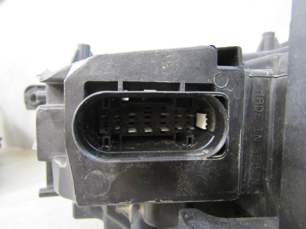 Prednji far VOLKSWAGEN PASSAT B8 LED RH desni 14-19 3G1941036H