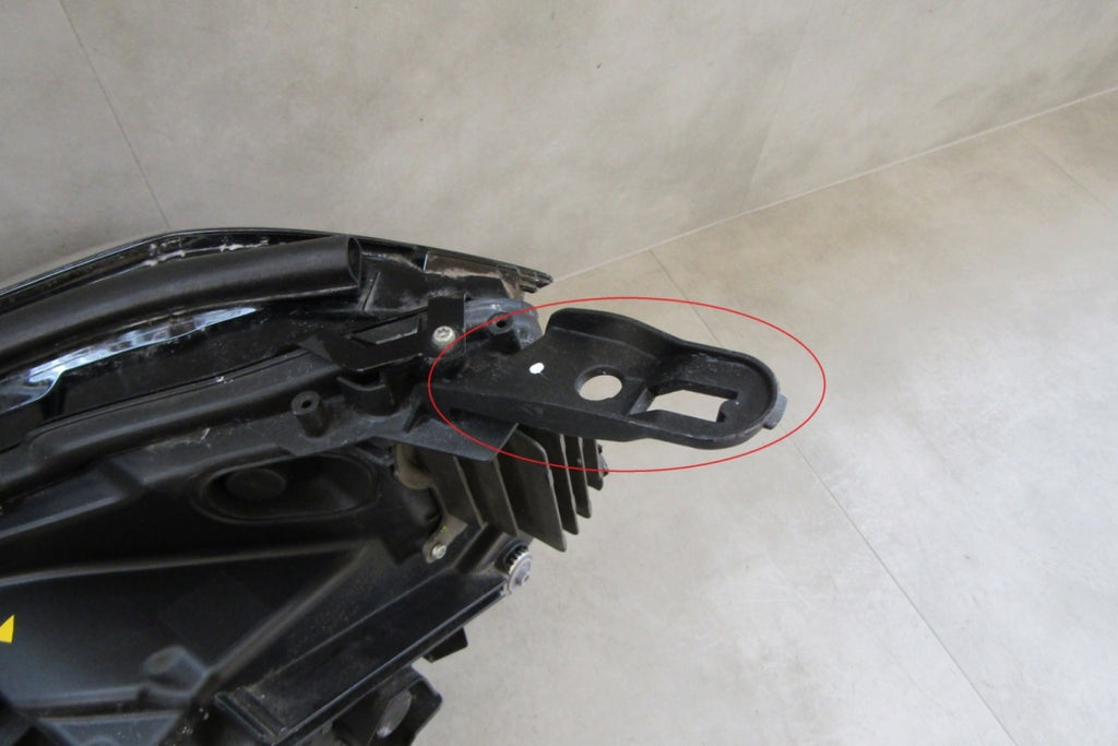 Prednji far Lexus UX Full LED desni RH 18-
