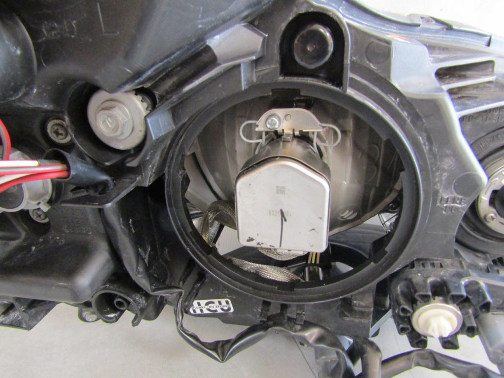 Prednji far SUBARU IMPREZA XV xenon 11-17 LH lijevi