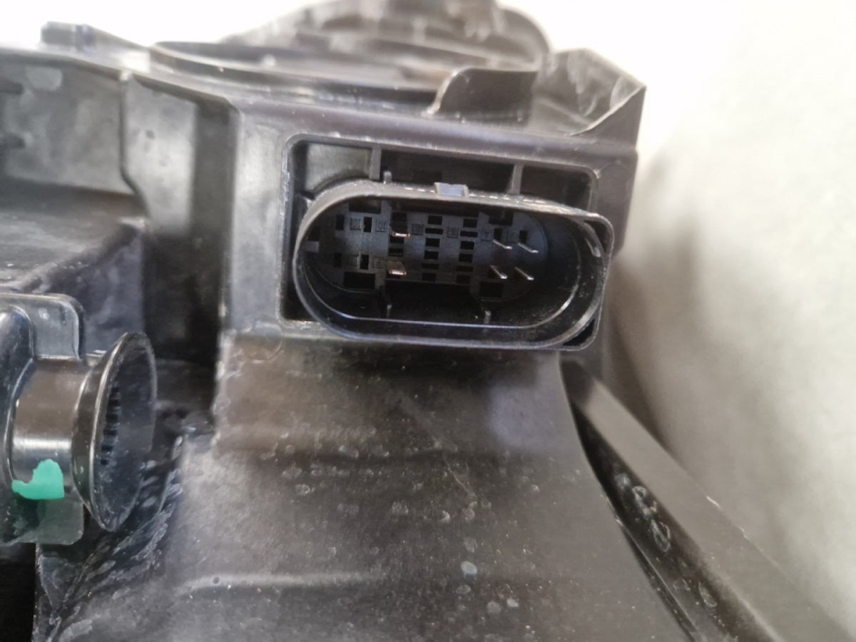 Prednji far MERCEDES EQA EQB FULL LED PERFORMANCE RH desni 21-24 A2439069000KZ