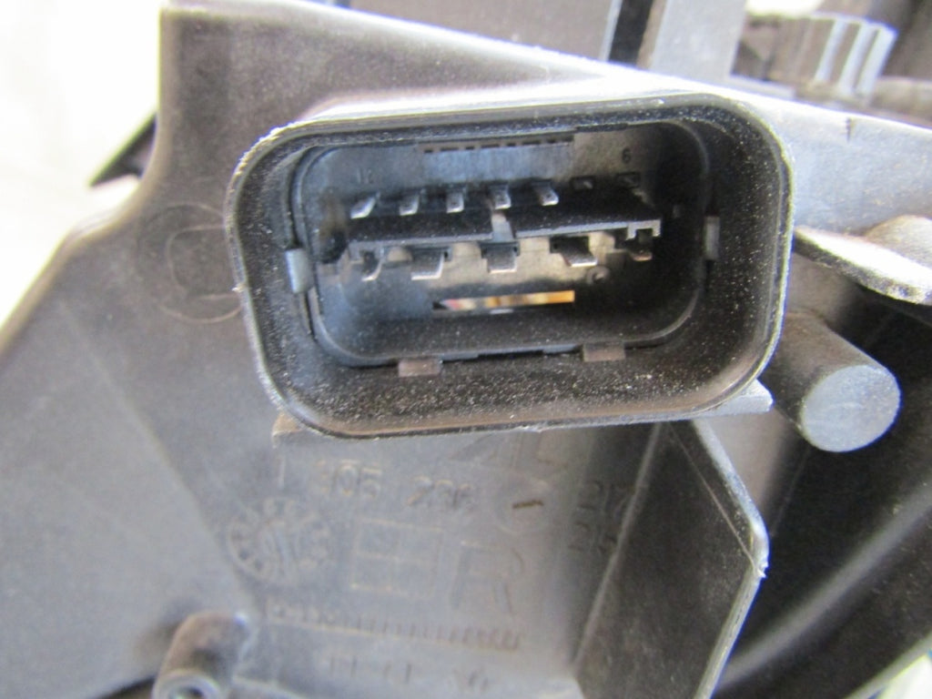 Prednji far BMW 3 E92 E93 06-10 xenon nezakretni RH 7162127-15