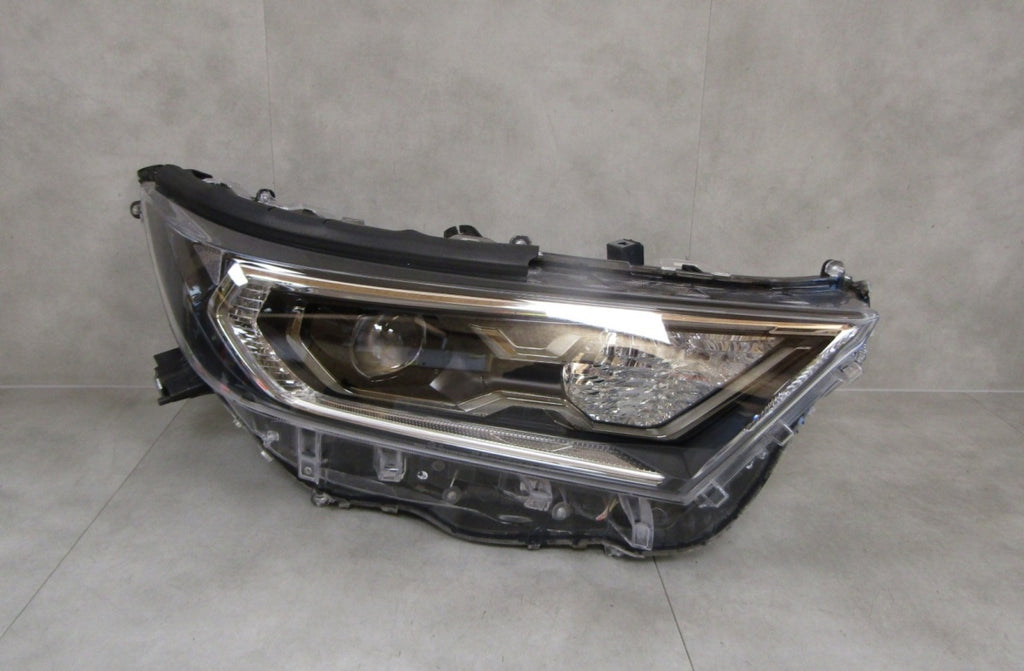 Prednji far Toyota RAV 4 IV 5 V LED 19-21 RH desni