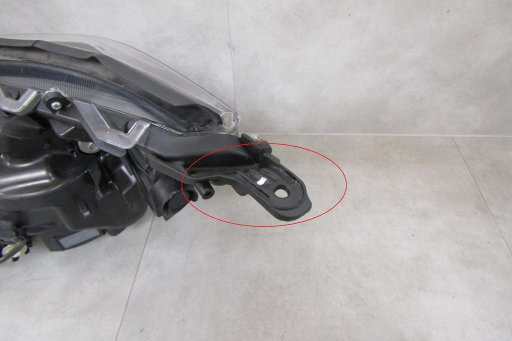 Prednji far Toyota RAV 4 IV 5 V LED 19-21 RH desni