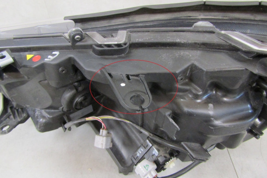 Prednji far Toyota RAV 4 IV 5 V LED 19-21 RH desni