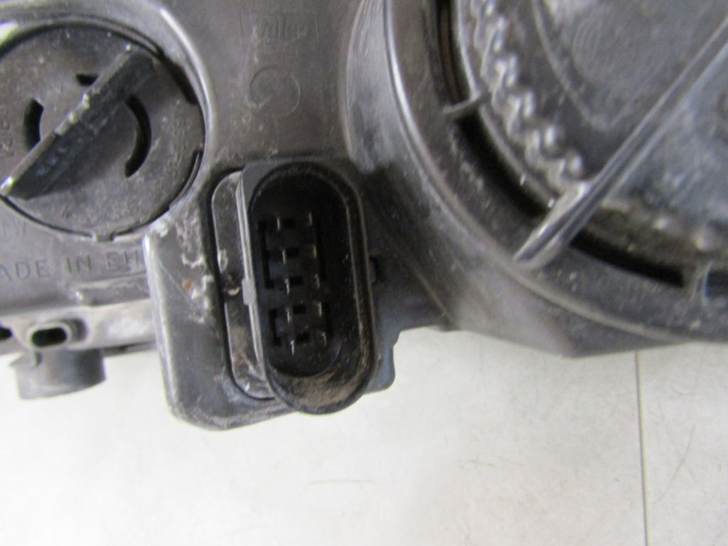 Prednji far SKODA RAPID halogen 12-16 desni RH 5JB941018