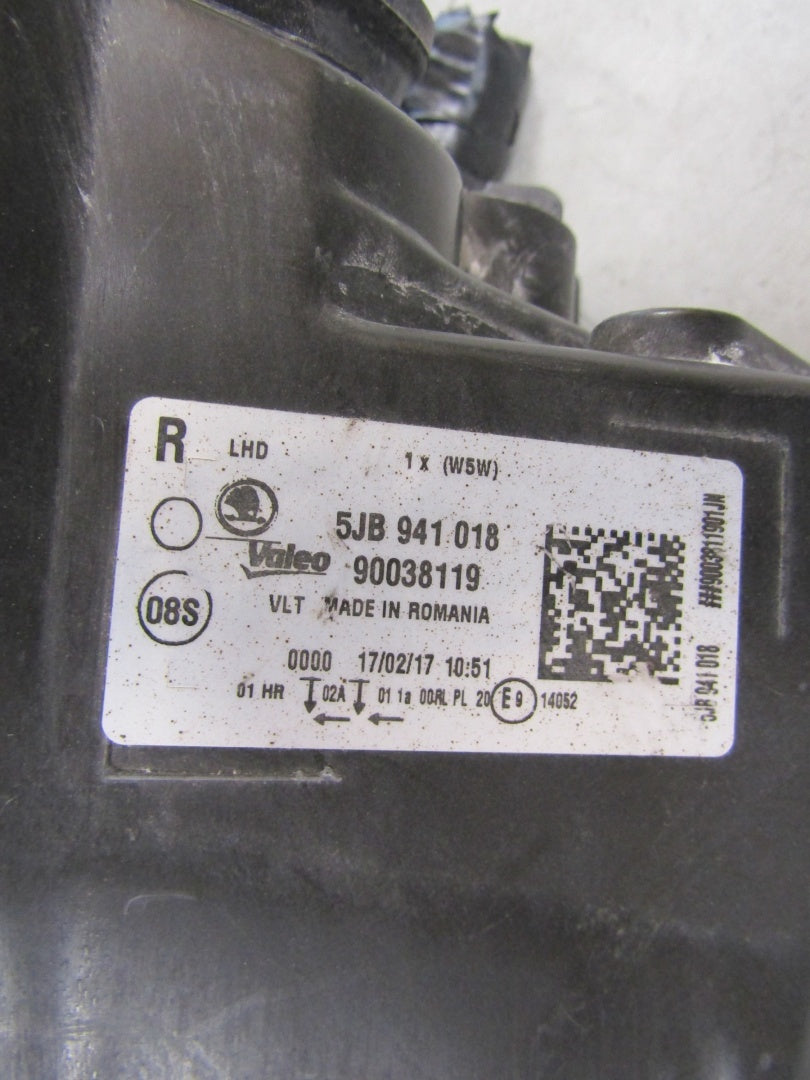 Prednji far SKODA RAPID halogen 12-16 desni RH 5JB941018