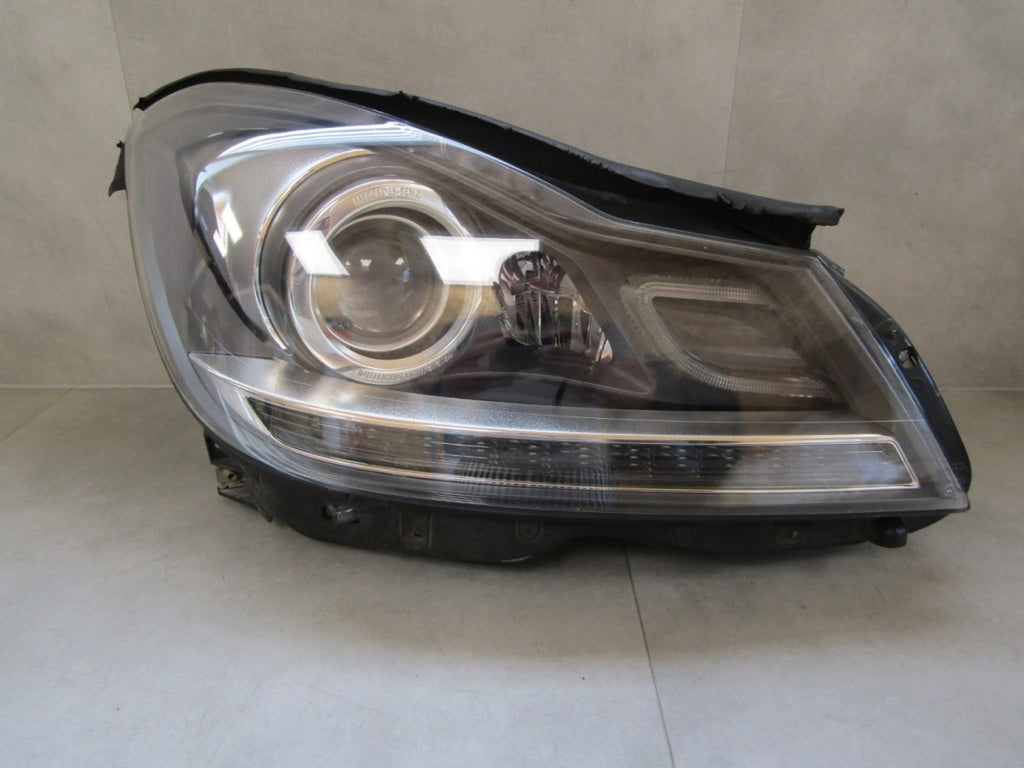 Prednji far MERCEDES W204 LIFT xenon zakretni ILS crni RH desni 11-14 A2048204439
